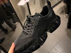 -文艺复兴百货(米兰大教堂广场店)