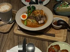 -Common Table · Brunch & Coffee