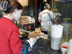 -老牌坊云南鱼豆花火锅(哈西万达店)