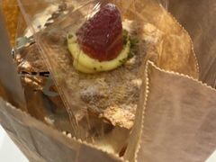 草莓吉士丹麦酥杯-PAPER STONE BAKERY(天汇广场店)