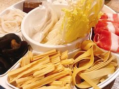 火锅涮菜-鸡遇虾煲干锅火锅(小寨金莎店)