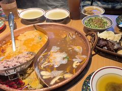 -洱火云南酸菜牛肉火锅(石景山当代商城店)