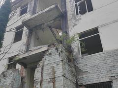 -四川汶川特大地震漩口中学遗址