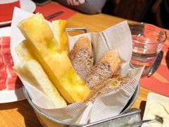 餐前面包-Macarena 玛卡莲娜西班牙餐厅