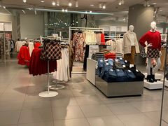 -H&M(鹏欣水游城店)