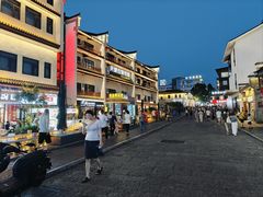 -巴陵广场