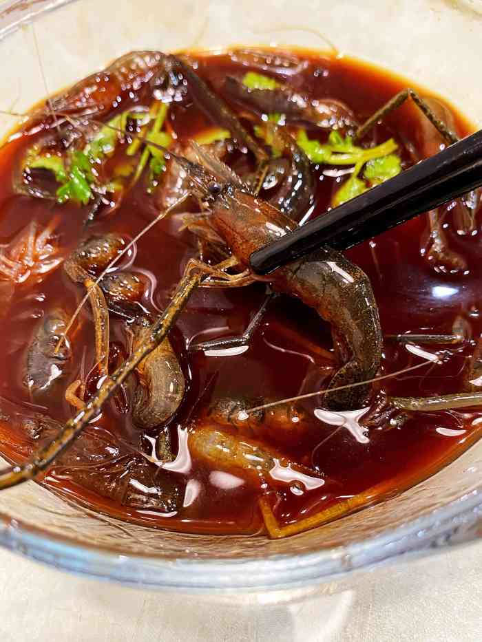 叶师傅海鲜小馆-"[薄荷]环境:就是一般小餐馆的样子,有.