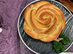 奶香玫瑰烤馍-丹东福瑞德大酒店·翠宫中餐厅