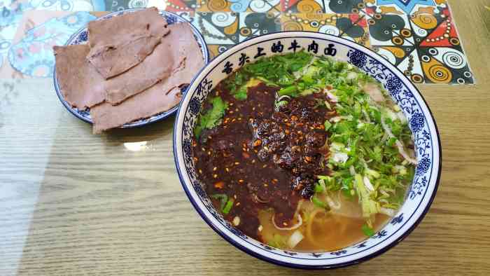 舌尖上的牛肉面(西宁胜利路店)-"晚上吃的烤串并不令人满意,时间也挺