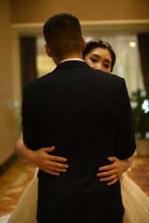 -艾米丽婚纱礼服