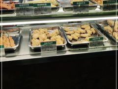 面包甜点陈列柜-春苗炸鸡