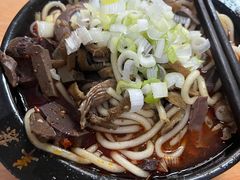 -伟伟羊杂馆