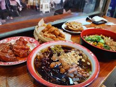 -爆炸头阿姨小四川正宗川味小吃(无任何分店)