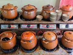 -董哥山城碗碗香(美专校街店)