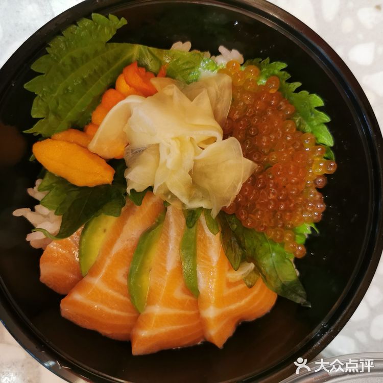 特别推荐炙烤三文鱼寿司