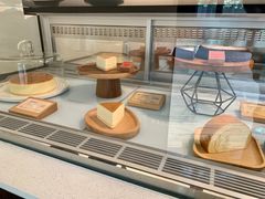 面包甜点陈列柜-SKROLL卡特司库·蛋糕定制·生吐司·司康(古北程家桥店)