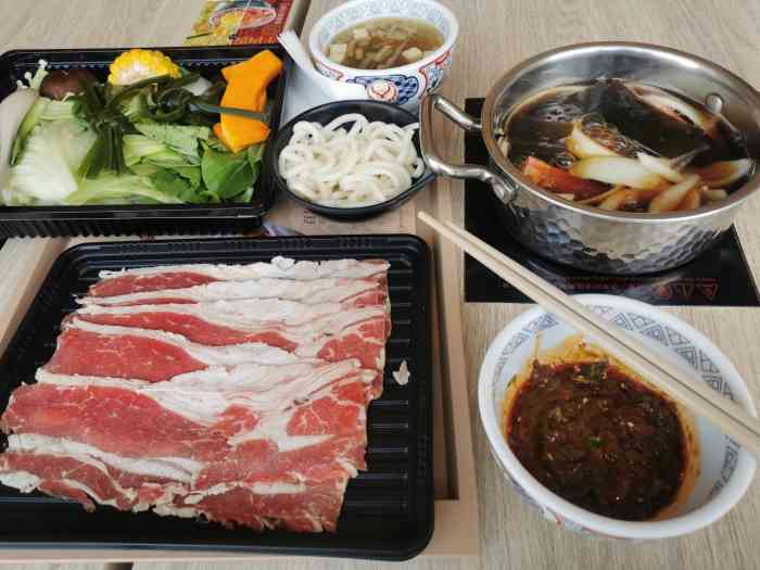 吉野家(芳菲路店)-"进店需要测量体温以及出示健康宝;店里可.