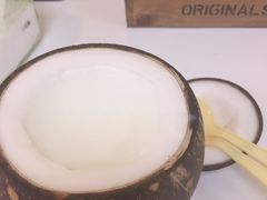 -志龙皇冠吃货椰子铺