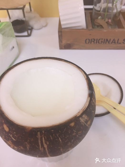 志龙皇冠吃货椰子铺图片