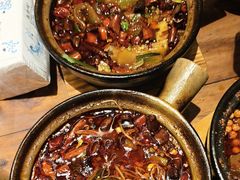 -有红鸡毛店·砂锅菜(抚琴夜市店)
