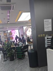 -藤野造型烫染·漂发