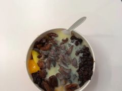 芒桃酸杏加红豆-美肴冰品·汉堡·牛腩饭(总店)
