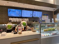 -奈雪的茶(百盛店)