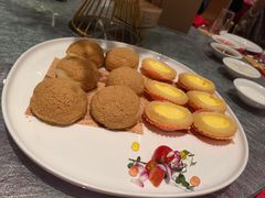 -景月阁空中食府(希尔顿酒店)