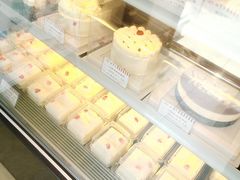 -红宝石·鲜奶小方·海派西点房(南丹店)