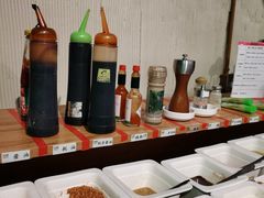 自助调料区-日进一片海.生腌海鲜火锅.宵夜烧烤(三里屯总店)
