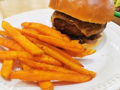 27&nbsp;牛肉汉堡-HELLO 27 意面·沙拉·帕尼尼