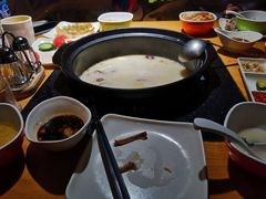 -洪氏嗨捞·广东猪肚鸡·椰子鸡火锅(西咸万象城店)