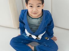 -菠萝格斗巴西柔术训练馆