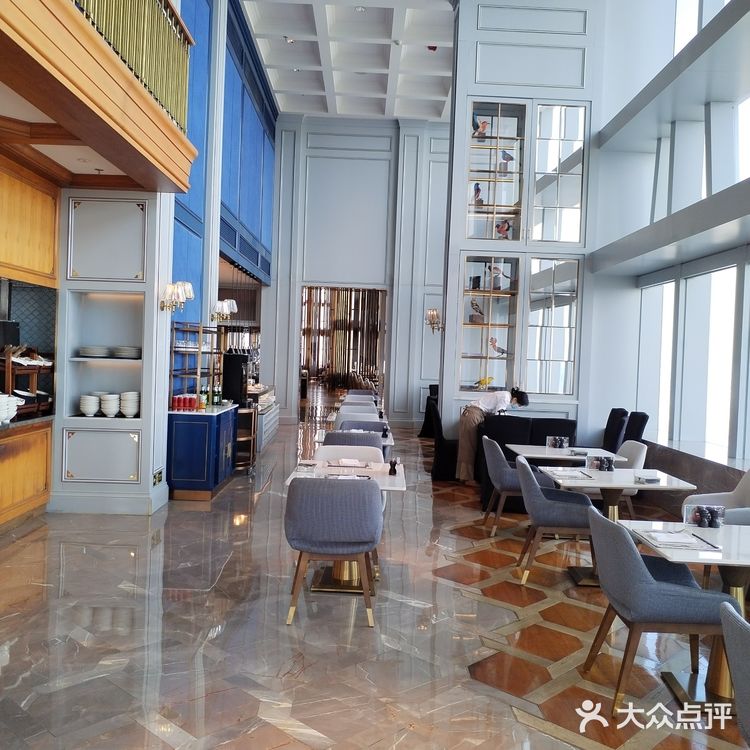 沈阳中心最高层自助餐厅