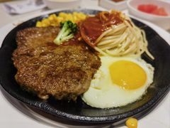 -汤姆家的牛排意面披萨(新城市广场店)