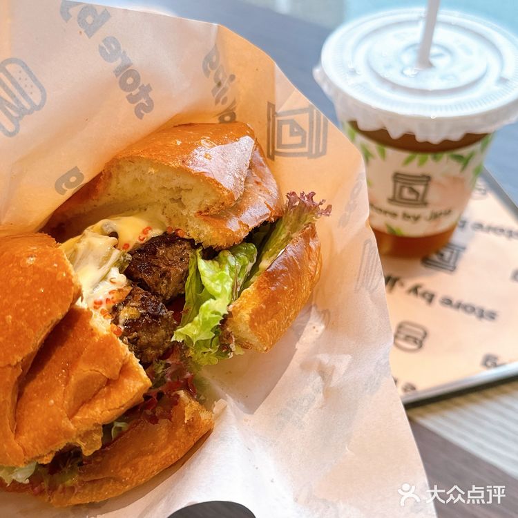 广州白云机场jpg｜炫个汉堡🍔快乐起飞🛫