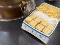 -楼外楼大刀肉传统火锅居(幸福街店)