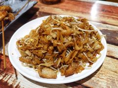 瘦肉加蛋河粉-桥边美食·原七小肥佬烧烤(海宁小区新居菉苑店)