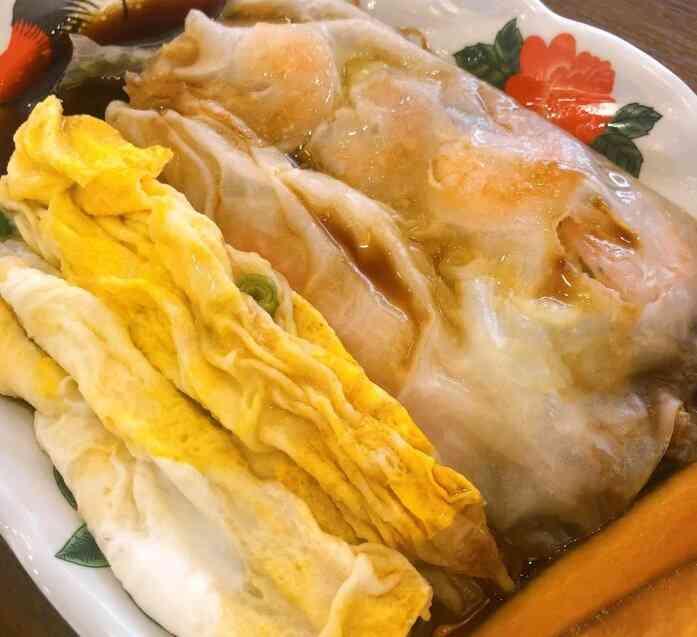 6月8日 23:26 打分  点了「海鲜双拼肠粉」和「蟹柳皇肠粉」,味道还是