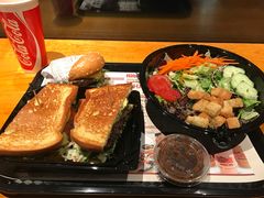 -The Habit Burger Grill 哈比特汉堡(复兴soho店)