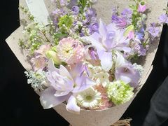 -何兮花店·气球派对鲜花店(马桥银春路万科城店)