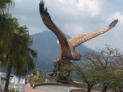 -巨鹰广场
