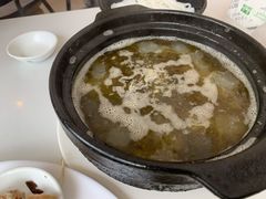 酸辣砂锅-九久大过桥米线(太古里店)