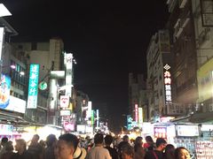 -六合夜市