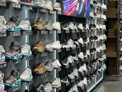 -王府井奥莱临潼小镇(临潼店)