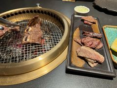 -铭牛烧肉·和牛海鲜自助(高新月牙湖店)