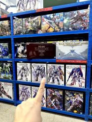 -逝水玩具折扣店