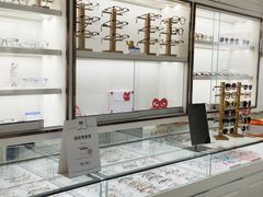 -翰佐蔡司小乐圆·依视路星趣控·暴龙眼镜折扣店