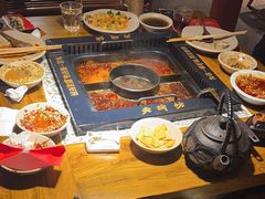 -老牌坊云南鱼豆花火锅(哈西万达店)