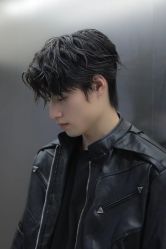 -一家只做男发烫染的店